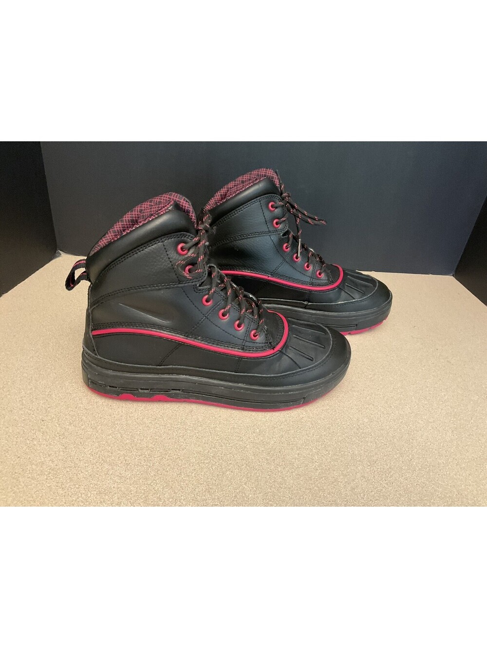 Nike Woodside 2 ACG High Black/Pink Duck Boots. Youth’s 5Y. Women’s 6.5. Awesome